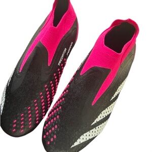 Aididas Predator Accuracy Girls Soccer Cleats